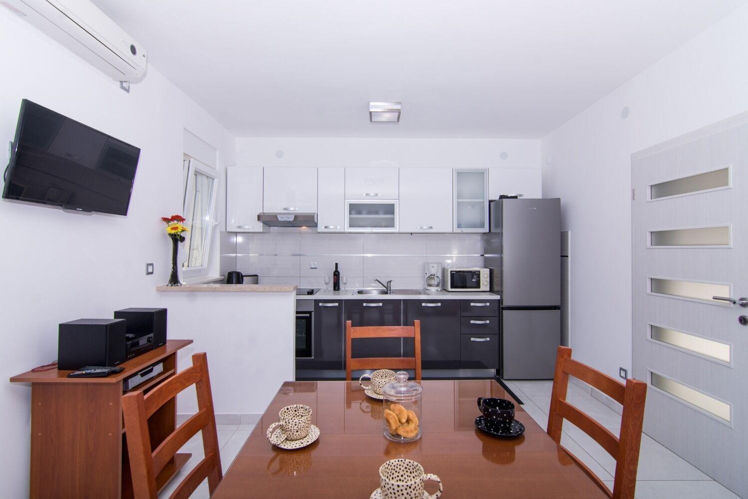 Apartments Ivica - Garden Terrace 슬라티네 외부 사진